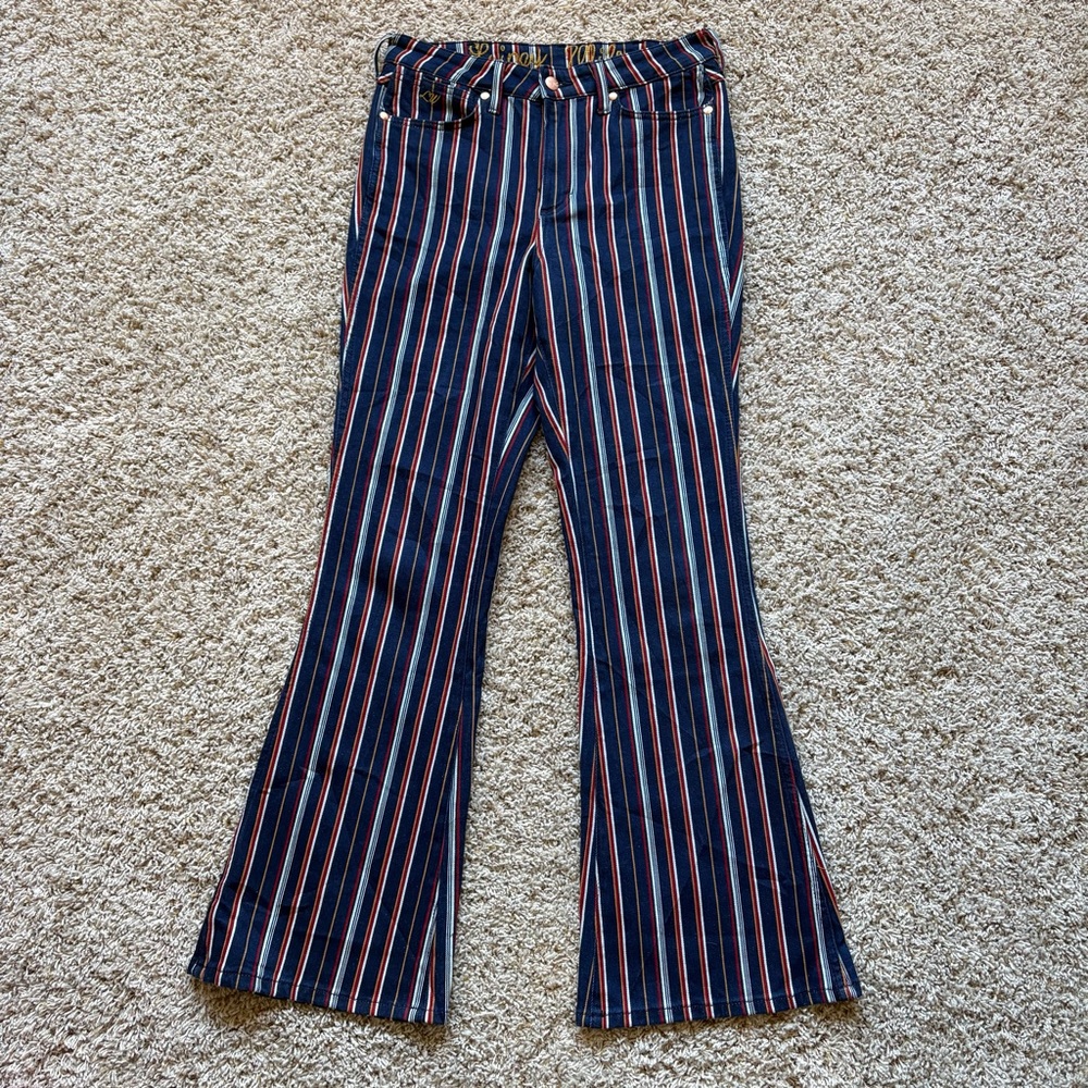 Wrangler x Lainey Wilson Striped Flare Jeans Navy Red Gold 112372320 28x32 EUC